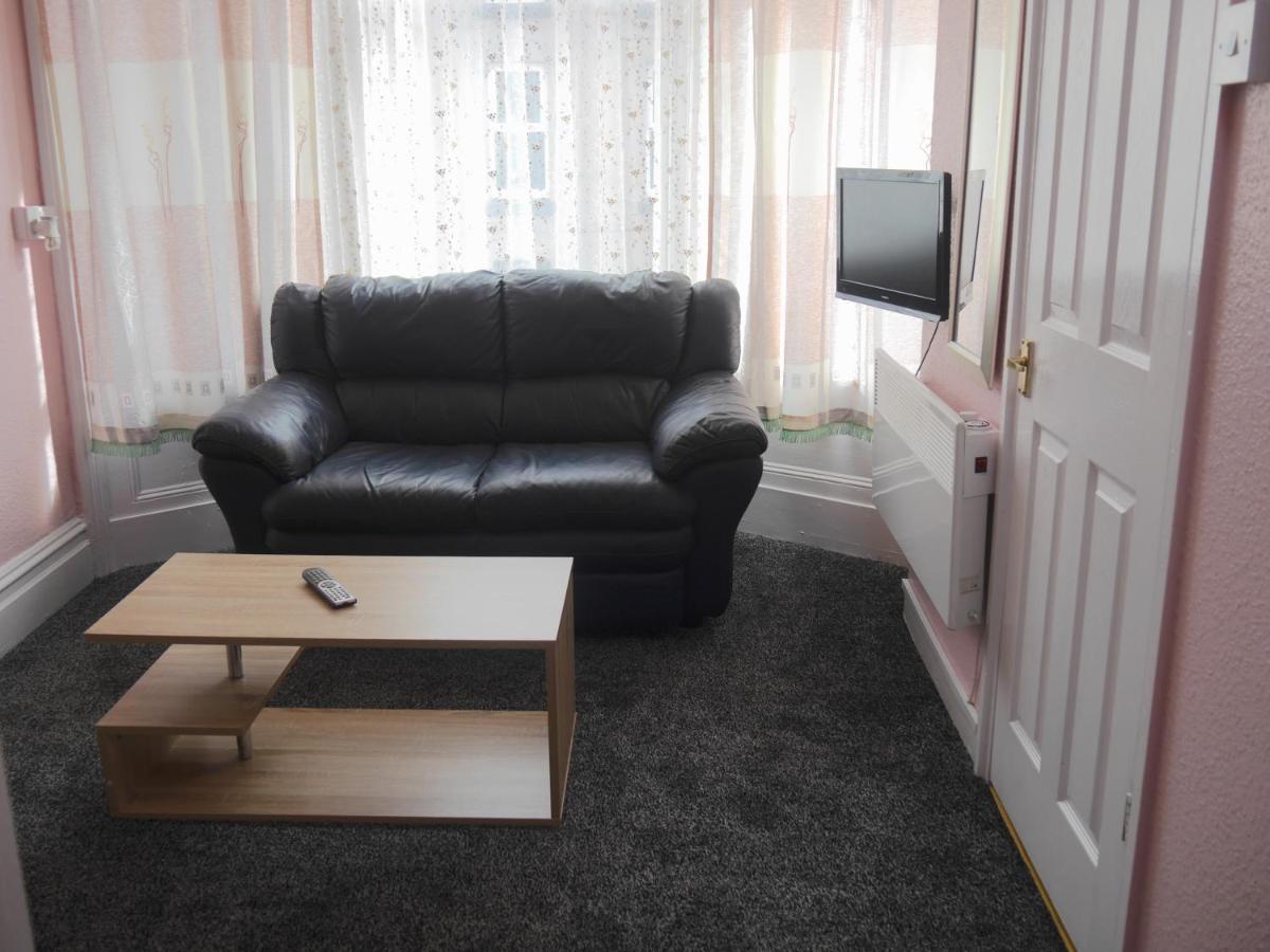 Blackpool Beach Holiday Flats Екстер'єр фото